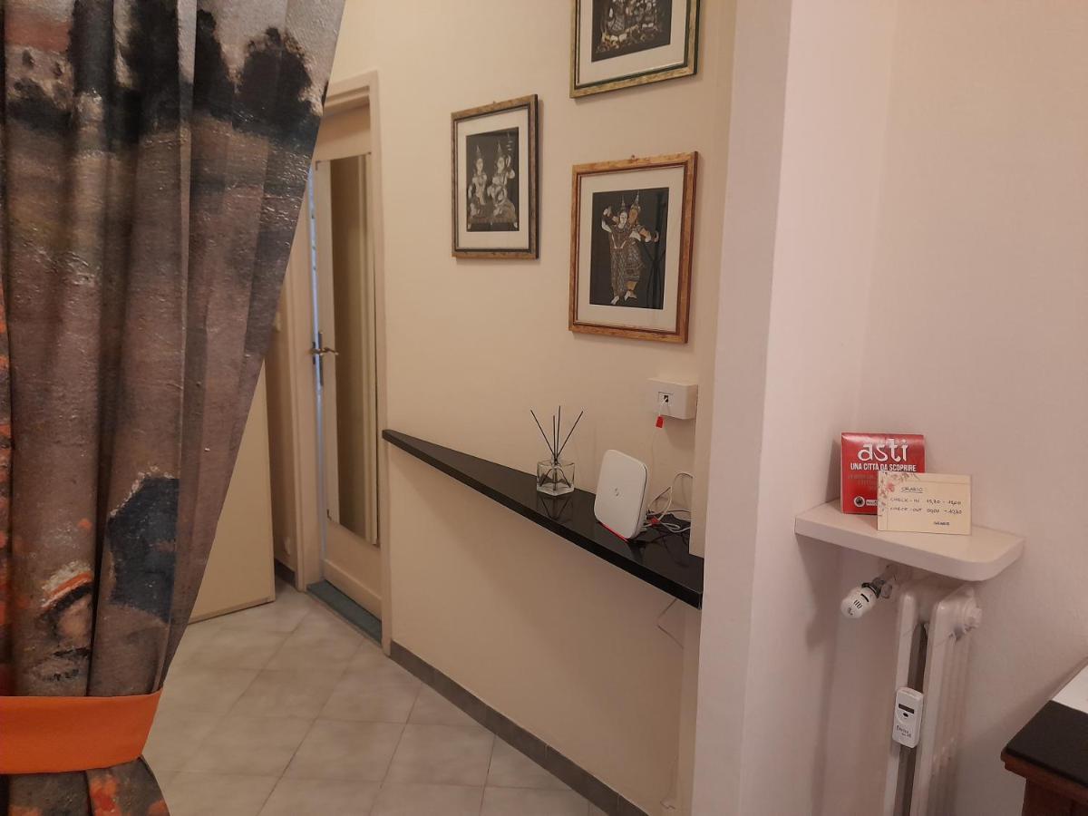 Appartamento Centrale Con Garage Asti Exterior foto